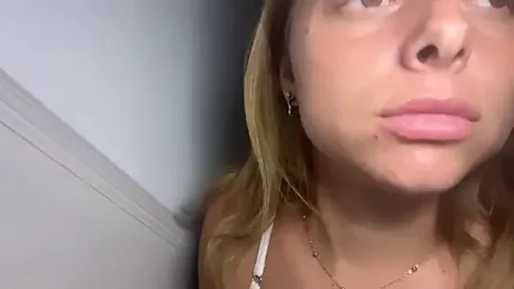 KayleeBella webcam model stream image