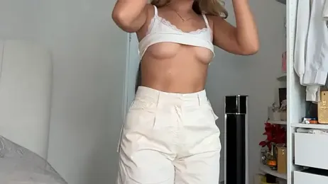 KayleeBella webcam model stream image