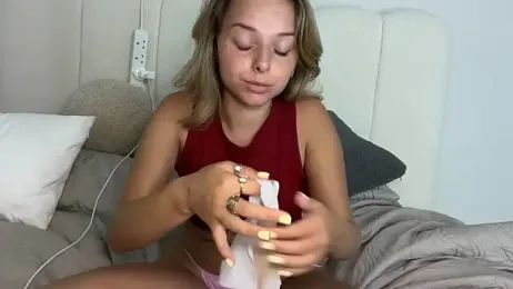 KayleeBella webcam stripchat model stream image