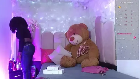 puca_ebony webcam model stream image