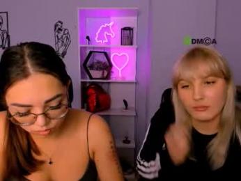 kiki_swan webcam model stream image