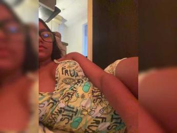 Alahia webcam bongacams model stream image