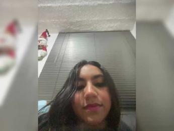 Alahia webcam model stream image