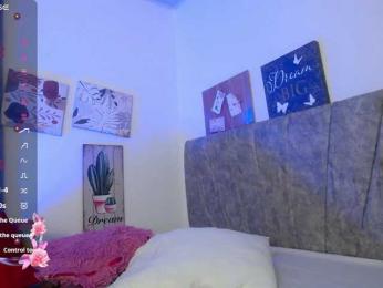 Alahia webcam model stream image