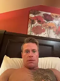 DILFiGuess1 webcam stripchat model stream image