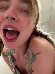 Miss_Elfie webcam model stream image