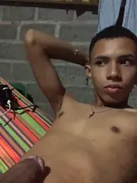 Alvarozzxv webcam model stream image