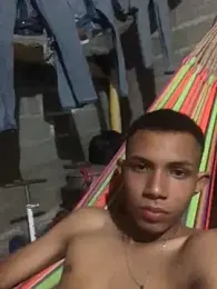 Alvarozzxv webcam model stream image