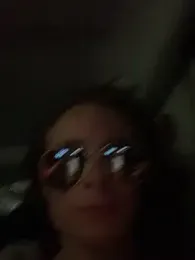 GoldenPussy1329 webcam model stream image