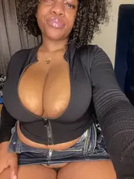 Boneca25 webcam model stream image