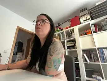 annalea85 webcam stripchat model stream image