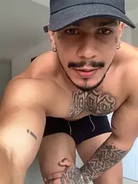 DeimonOficial webcam model stream image