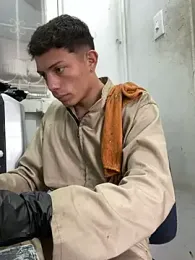 santiObrero webcam model stream image