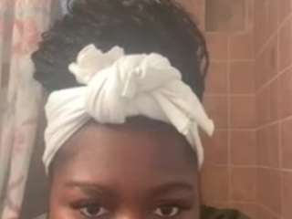 serenitychanel webcam model stream image