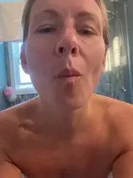 sophiasloane webcam stripchat model stream image