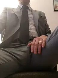 TurkishDelightinaSuit webcam model stream image