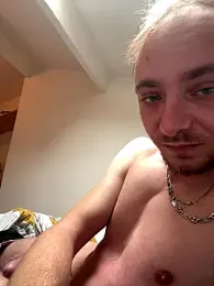 Crevette311 webcam model stream image