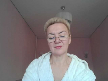 TheCryptoQueen webcam model stream image