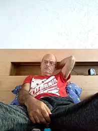 bottomhairy webcam model stream image