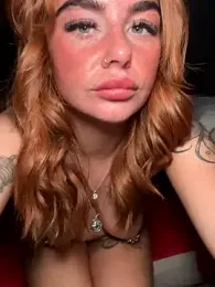 Ellieskyyee1 webcam stripchat model stream image