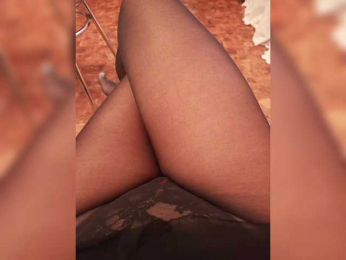 Leylla_ webcam model stream image