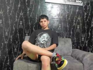 mrs-mike-hott-boy webcam model stream image