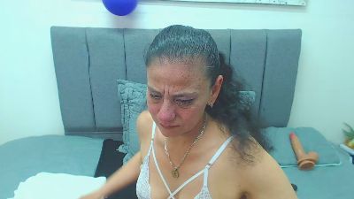 sasi_luna webcam cam4 model stream image