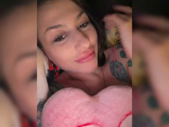 KillerWitch webcam model stream image