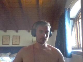 Maxwell Grant webcam model stream image