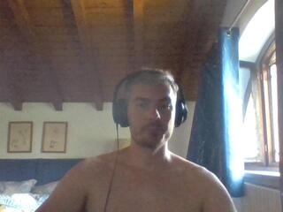 Maxwell Grant webcam model stream image