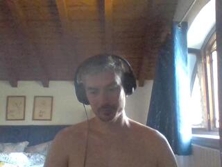 Maxwell Grant webcam model stream image