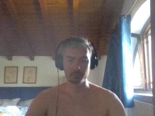 Maxwell Grant webcam model stream image