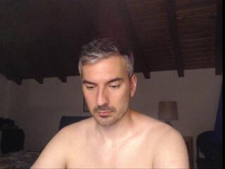 Maxwell Grant webcam model stream image