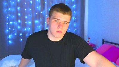 KevinKRYSTALLL webcam model stream image