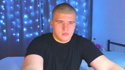 KevinKRYSTALLL webcam model stream image
