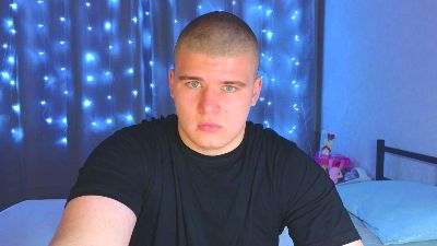 KevinKRYSTALLL webcam model stream image