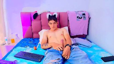 Keytwoo webcam model stream image