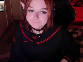 LylyBearrr webcam model stream image