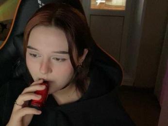 LylyBearrr webcam model stream image