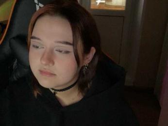 LylyBearrr webcam model stream image