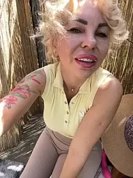 Hotnessi webcam model stream image