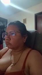 AriPM webcam model stream image