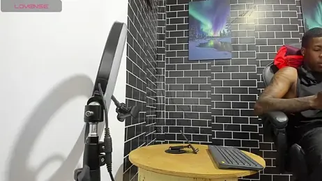 Lil_Curved webcam model stream image