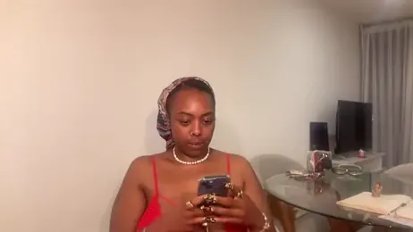 ChocolateCakeQueen webcam model stream image