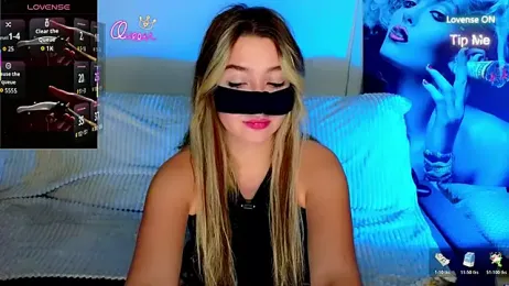 LolaVox webcam model stream image