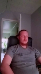 yourstruly_xxx webcam model stream image