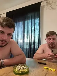 00WildCouple00 webcam model stream image