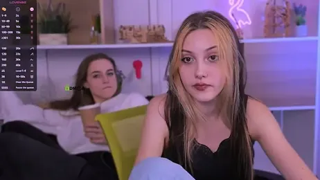 aria_moo webcam model stream image