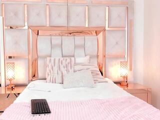 Carlee Jones webcam model stream image