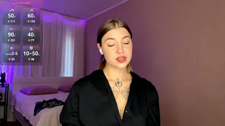VelvetMiley webcam model stream image